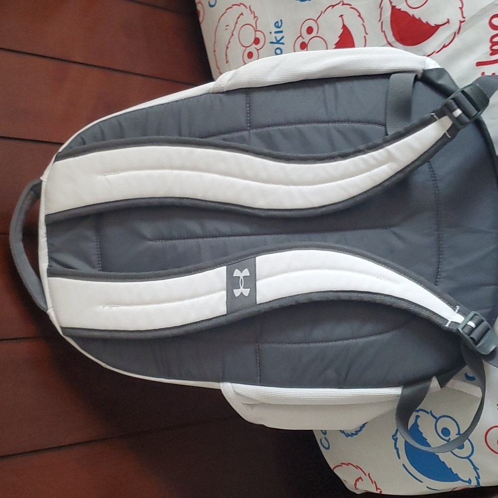 Backpack - Picture 3 of 4